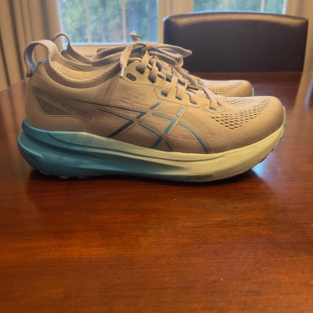 ASICS Gel Kayano 31 - women’s size 6.5